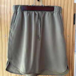 Lululemon On The Fly skirt